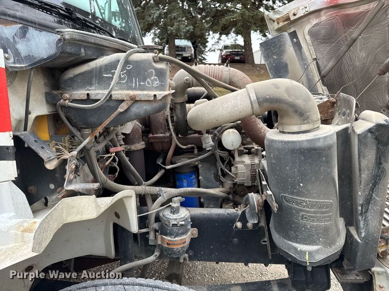 image for item EG7059 1995 Freightliner FL70 box truck