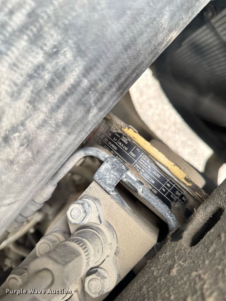 image for item EG7059 1995 Freightliner FL70 box truck