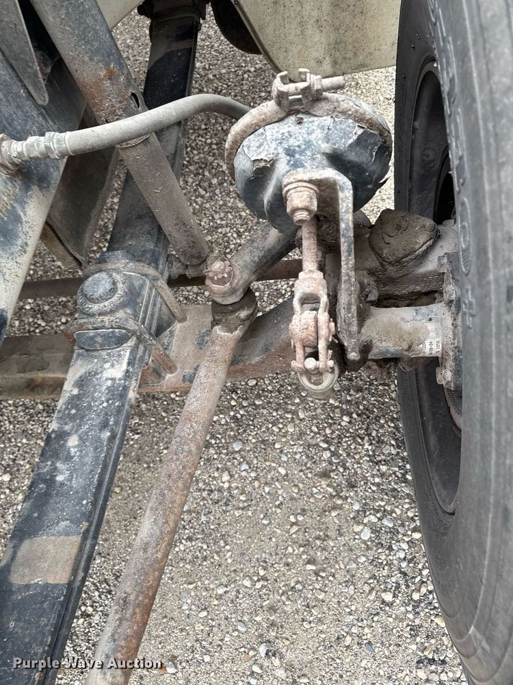 image for item EG7059 1995 Freightliner FL70 box truck