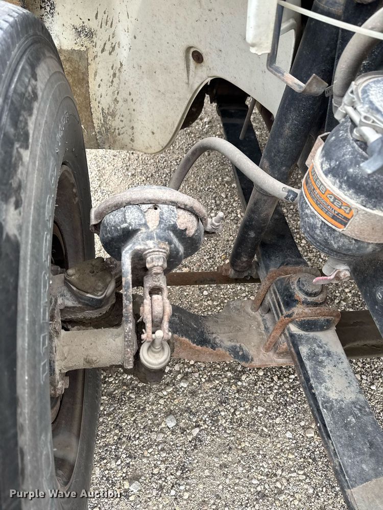 image for item EG7059 1995 Freightliner FL70 box truck