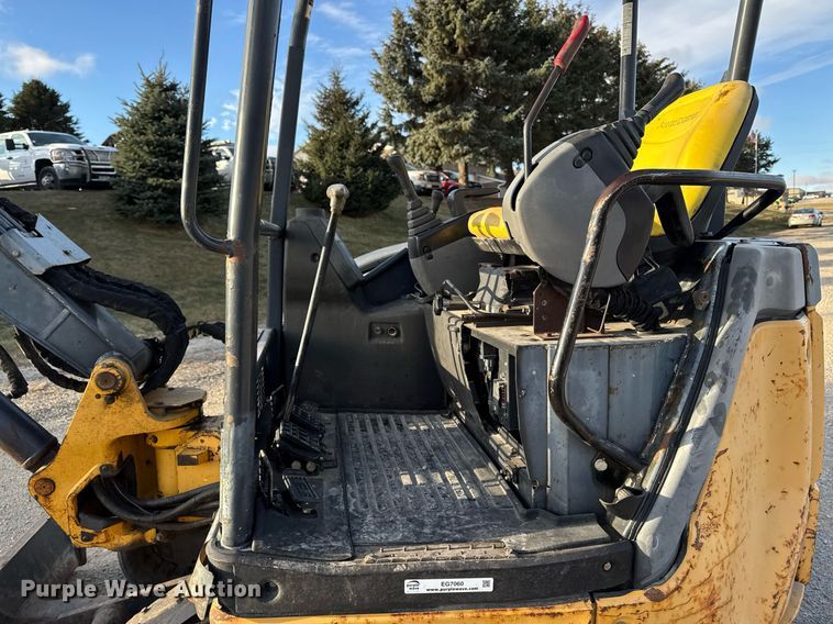 image for item EG7060 2007 John deere 50D mini excavator