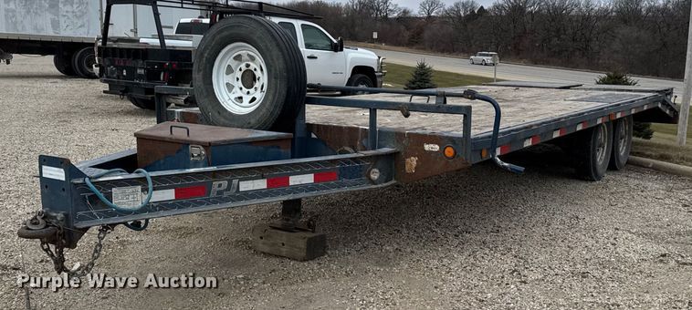 image for item EG7062 2015 PJ F8222 equipment trailer