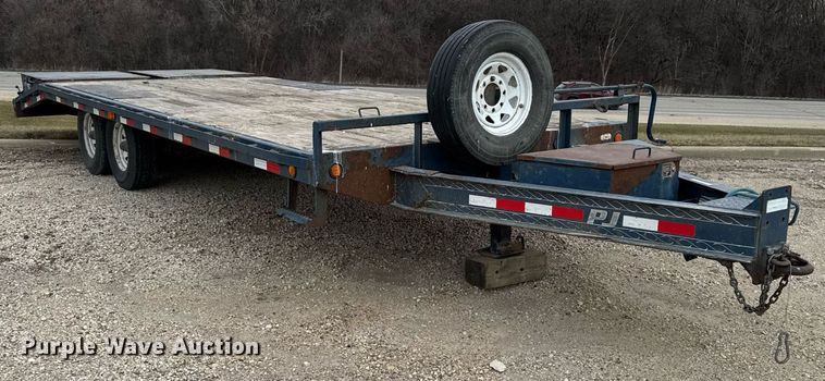 image for item EG7062 2015 PJ F8222 equipment trailer