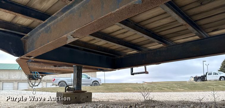 image for item EG7062 2015 PJ F8222 equipment trailer