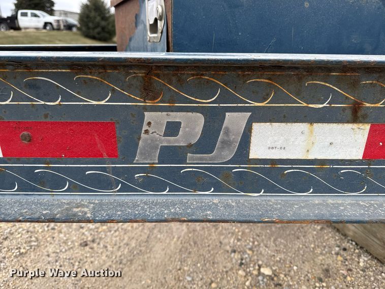 image for item EG7062 2015 PJ F8222 equipment trailer