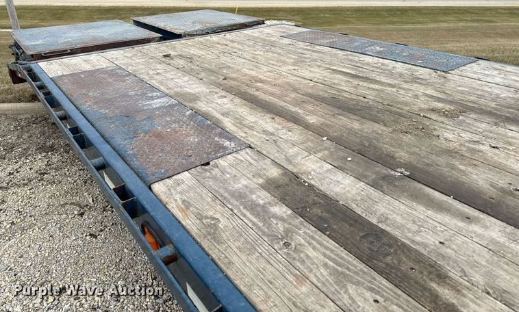 image for item EG7062 2015 PJ F8222 equipment trailer