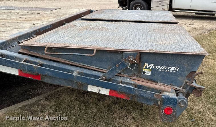 image for item EG7062 2015 PJ F8222 equipment trailer