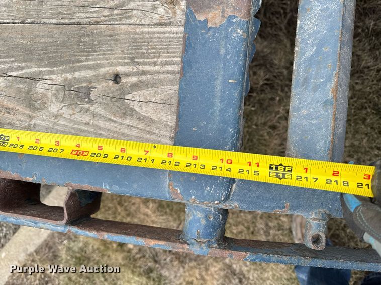 image for item EG7062 2015 PJ F8222 equipment trailer