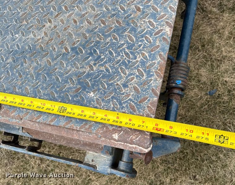 image for item EG7062 2015 PJ F8222 equipment trailer