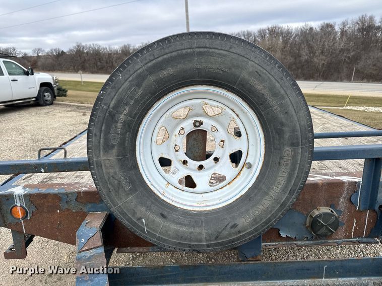 image for item EG7062 2015 PJ F8222 equipment trailer