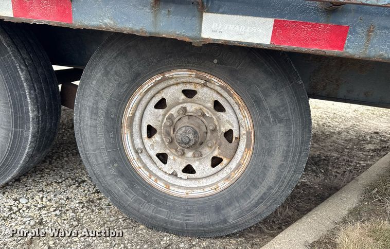 image for item EG7062 2015 PJ F8222 equipment trailer