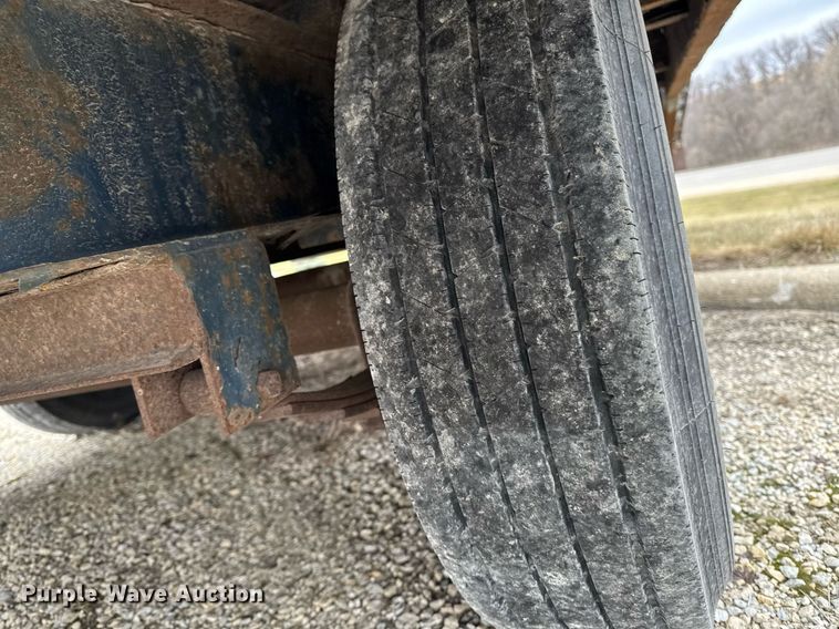 image for item EG7062 2015 PJ F8222 equipment trailer