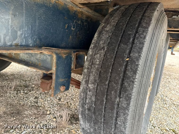 image for item EG7062 2015 PJ F8222 equipment trailer