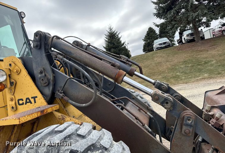 image for item EG7065 1985 Caterpillar IT28 wheel loader