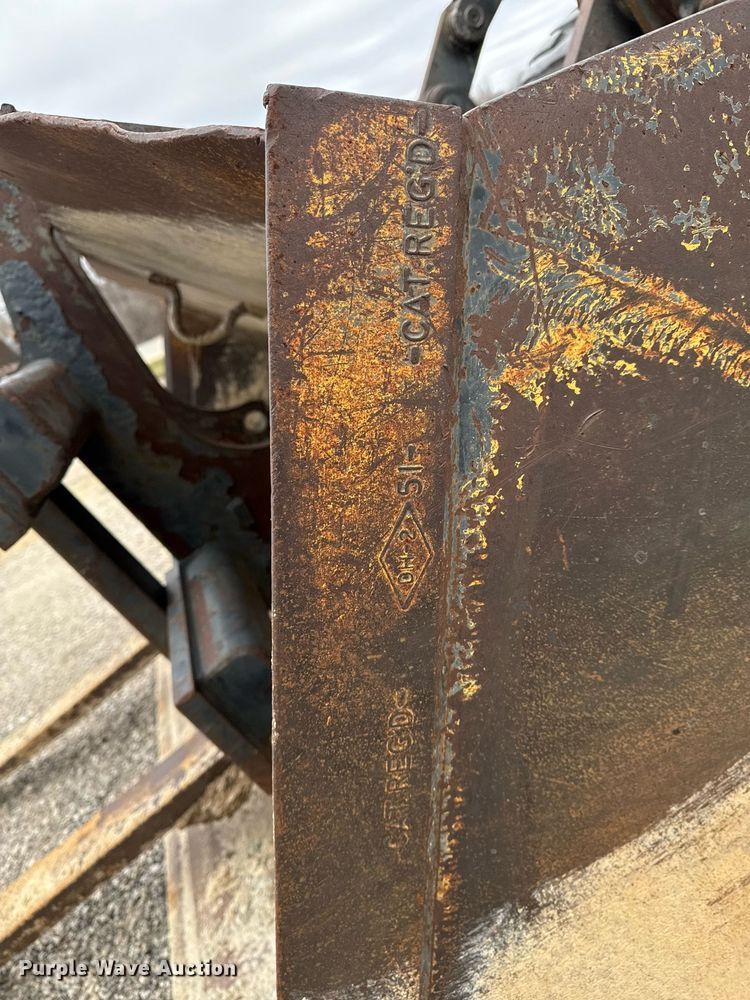 image for item EG7065 1985 Caterpillar IT28 wheel loader