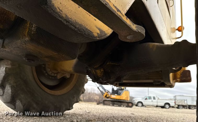image for item EG7065 1985 Caterpillar IT28 wheel loader