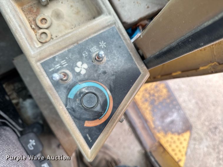 image for item EG7065 1985 Caterpillar IT28 wheel loader