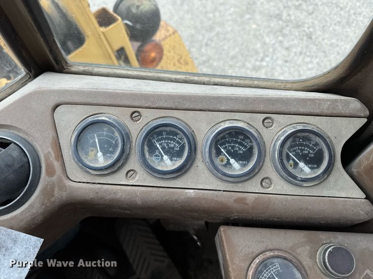 image for item EG7065 1985 Caterpillar IT28 wheel loader