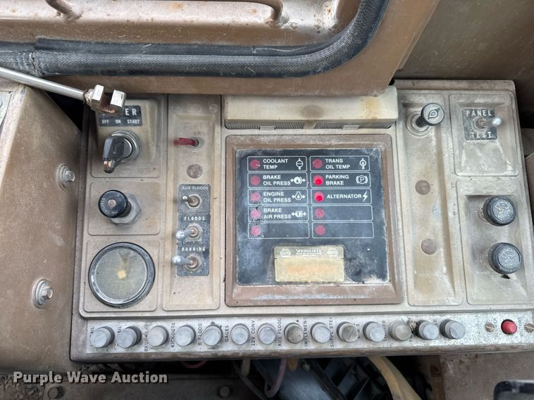 image for item EG7065 1985 Caterpillar IT28 wheel loader