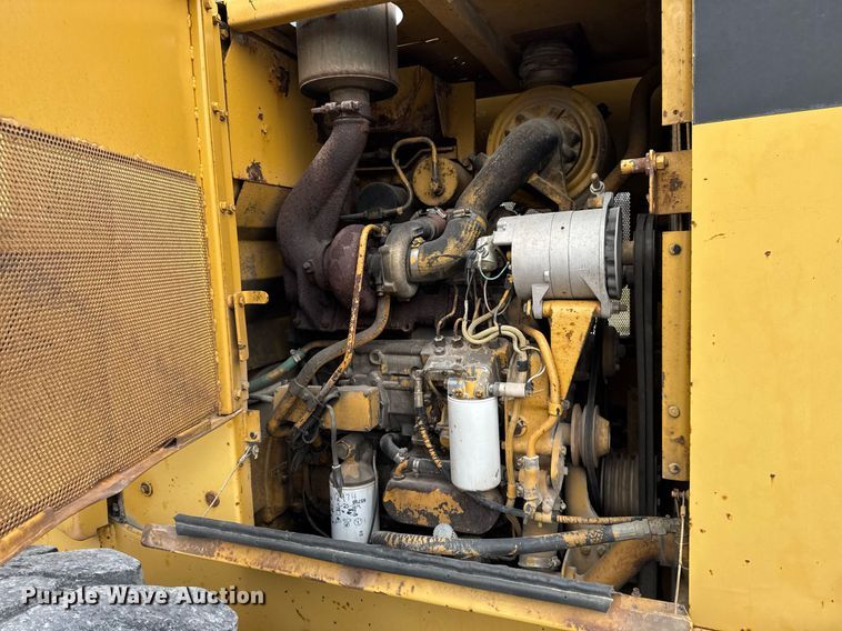 image for item EG7065 1985 Caterpillar IT28 wheel loader