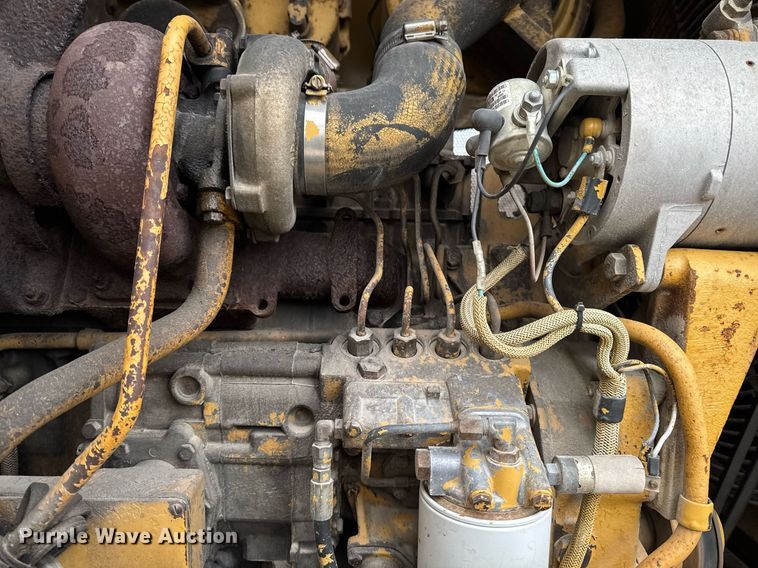 image for item EG7065 1985 Caterpillar IT28 wheel loader