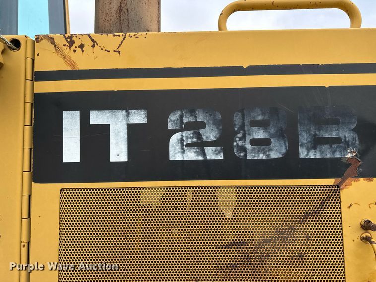 image for item EG7065 1985 Caterpillar IT28 wheel loader