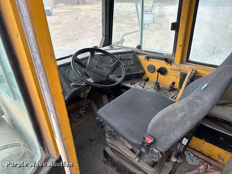 image for item EG7068 1994 Volvo A30 articulated haul truck