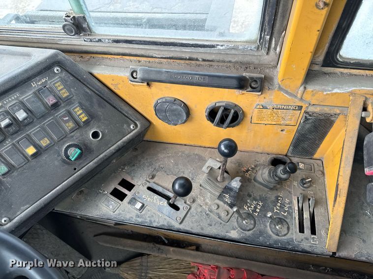 image for item EG7068 1994 Volvo A30 articulated haul truck