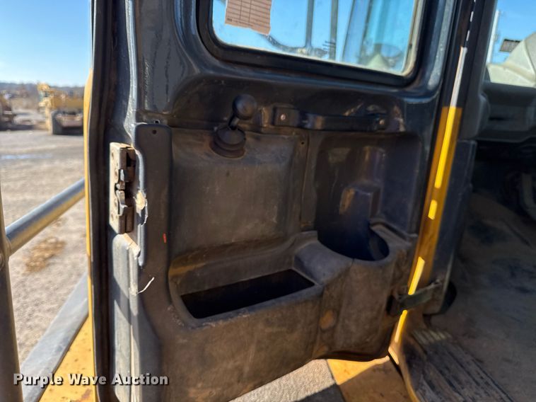 image for item EG7912 2008 John Deere 400D articulated haul truck