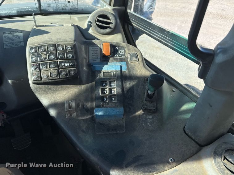 image for item EG7912 2008 John Deere 400D articulated haul truck