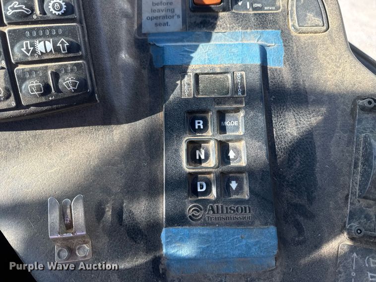 image for item EG7912 2008 John Deere 400D articulated haul truck