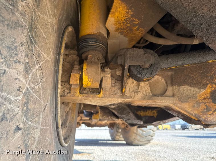 image for item EG7912 2008 John Deere 400D articulated haul truck