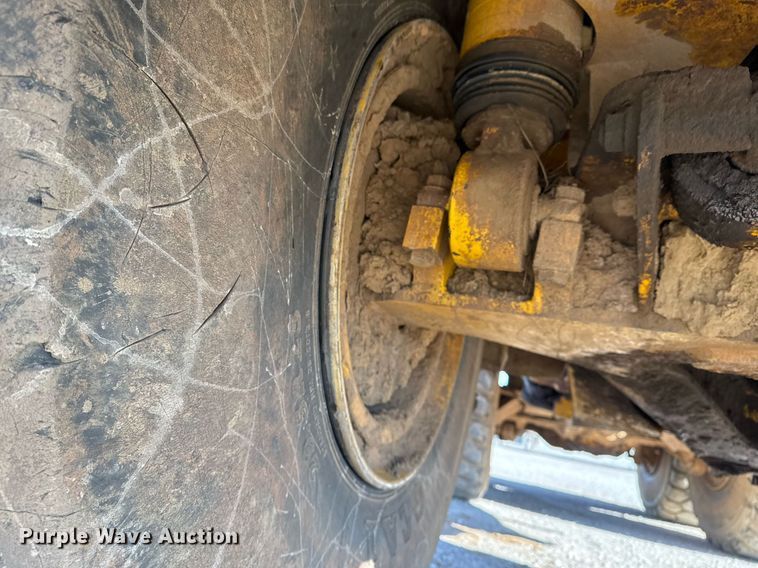 image for item EG7912 2008 John Deere 400D articulated haul truck