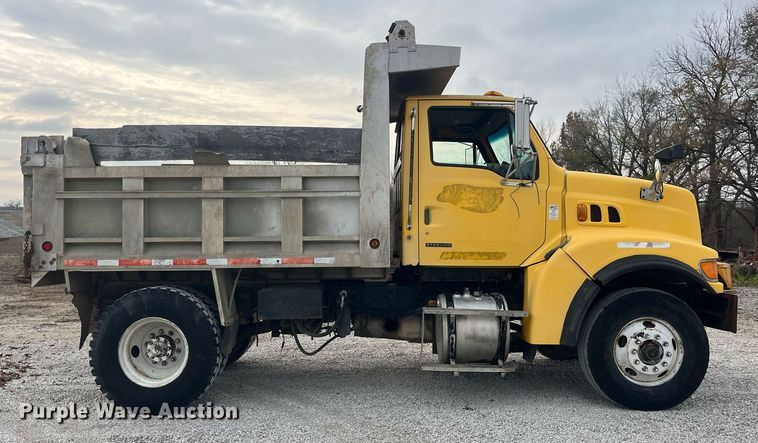 image for item EH2928 2002 Sterling L8500 dump truck