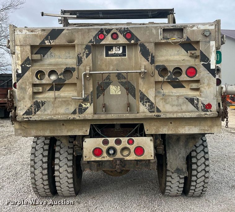 image for item EH2928 2002 Sterling L8500 dump truck