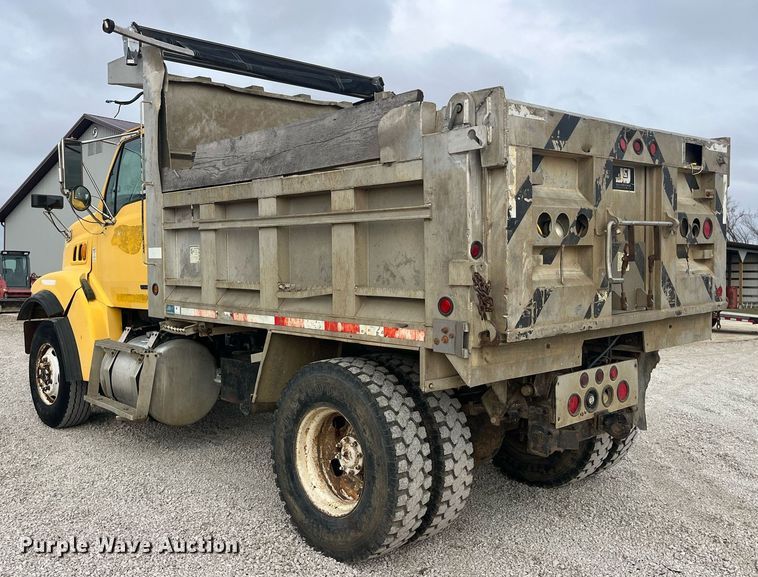image for item EH2928 2002 Sterling L8500 dump truck