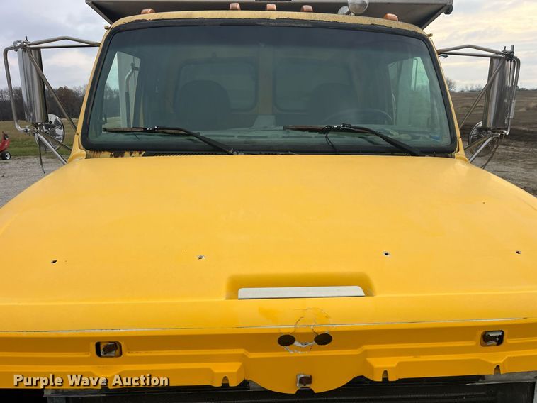 image for item EH2928 2002 Sterling L8500 dump truck