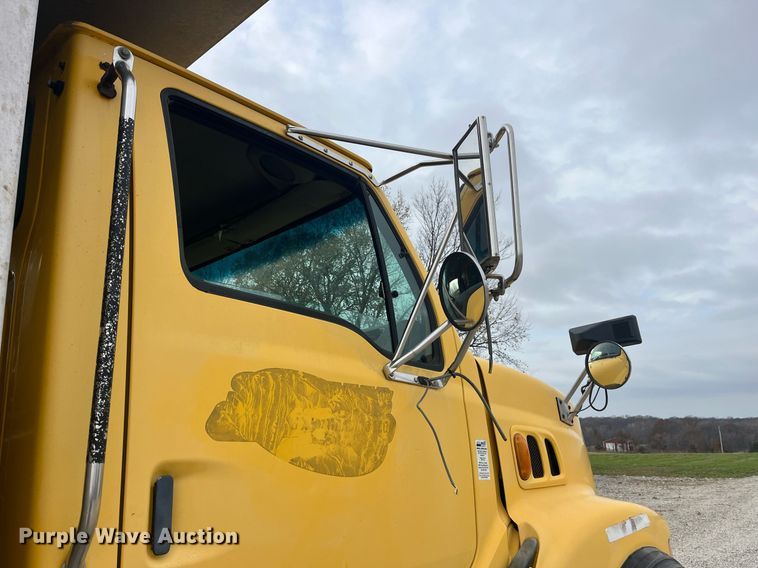 image for item EH2928 2002 Sterling L8500 dump truck