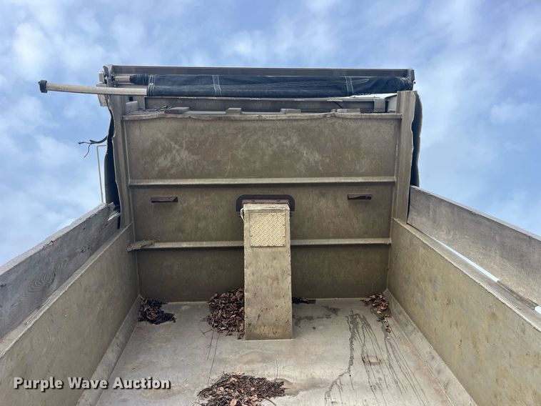 image for item EH2928 2002 Sterling L8500 dump truck