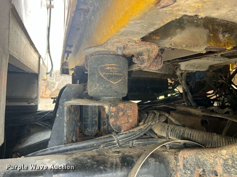 image for item EH2928 2002 Sterling L8500 dump truck