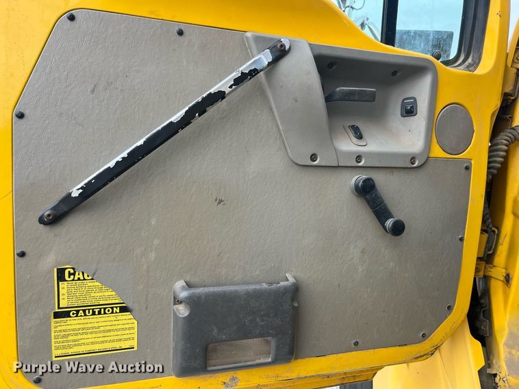 image for item EH2928 2002 Sterling L8500 dump truck