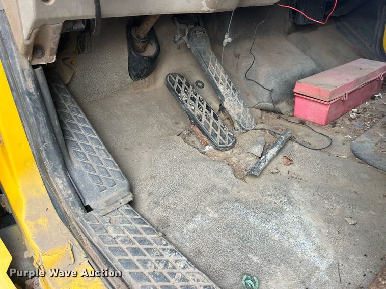 image for item EH2928 2002 Sterling L8500 dump truck