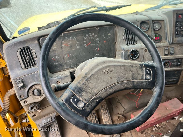 image for item EH2928 2002 Sterling L8500 dump truck