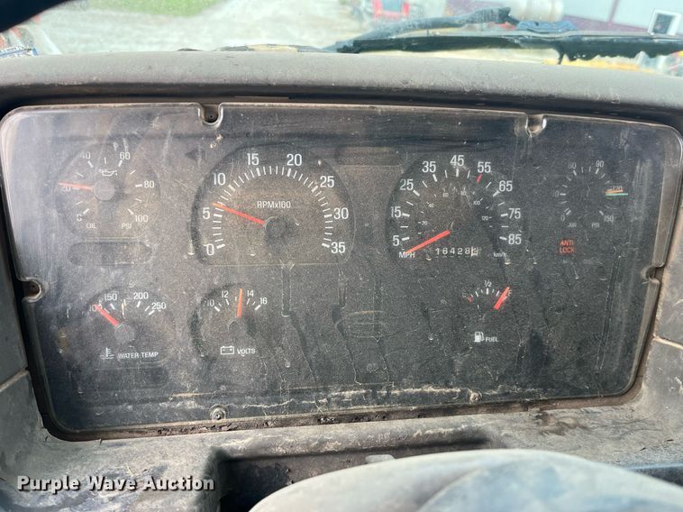 image for item EH2928 2002 Sterling L8500 dump truck