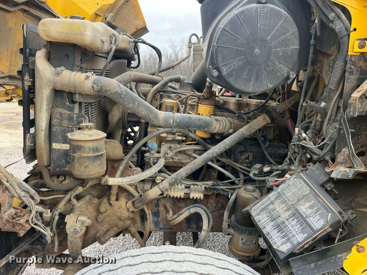 image for item EH2928 2002 Sterling L8500 dump truck