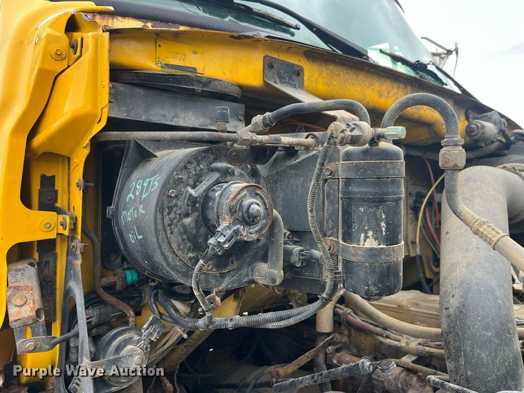 image for item EH2928 2002 Sterling L8500 dump truck