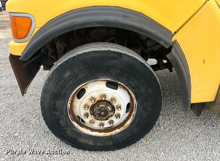 image for item EH2928 2002 Sterling L8500 dump truck