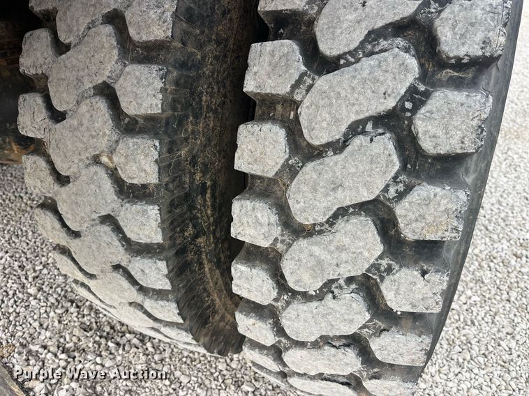 image for item EH2928 2002 Sterling L8500 dump truck