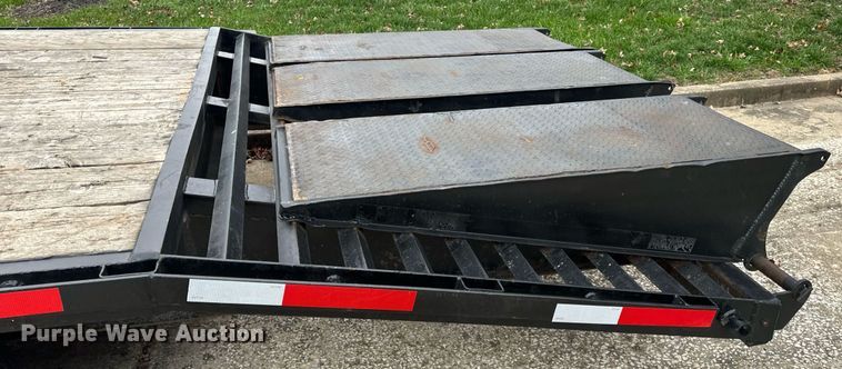 image for item EH7349 2015 Maxwell drop deck equipment trailer