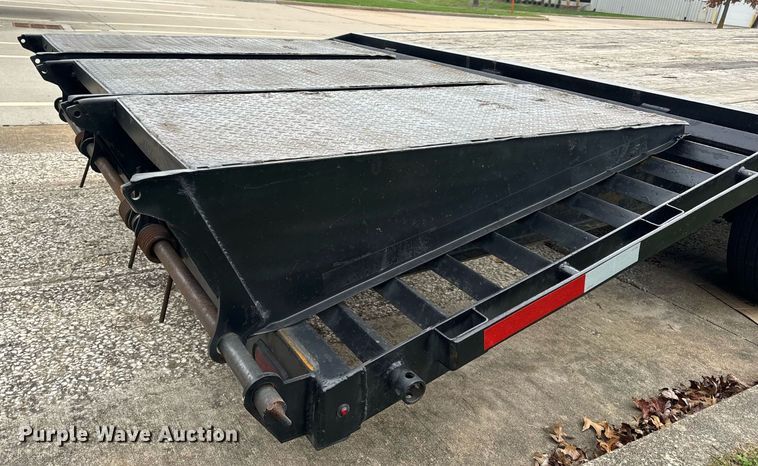 image for item EH7349 2015 Maxwell drop deck equipment trailer